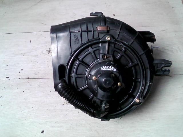 bontott SUZUKI SWIFT II Fűtés Box