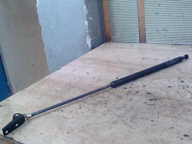 bontott SUZUKI SWIFT II Gázrugós Kitámasztó Teleszkóp Csomagtérajtó Bal