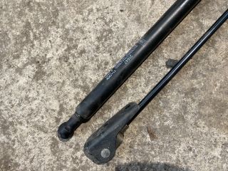 bontott SUZUKI SWIFT II Gázrugós Kitámasztó Teleszkóp Pár Csomagtérajtó