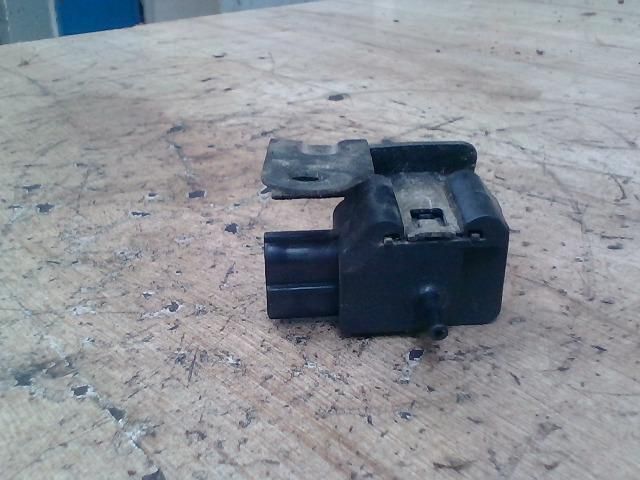 bontott SUZUKI SWIFT II GPS Antenna