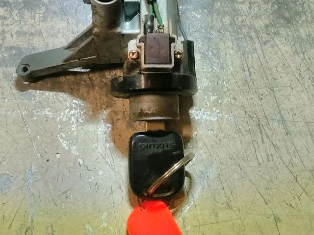 bontott SUZUKI SWIFT II Gyújtáskapcsoló Házzal