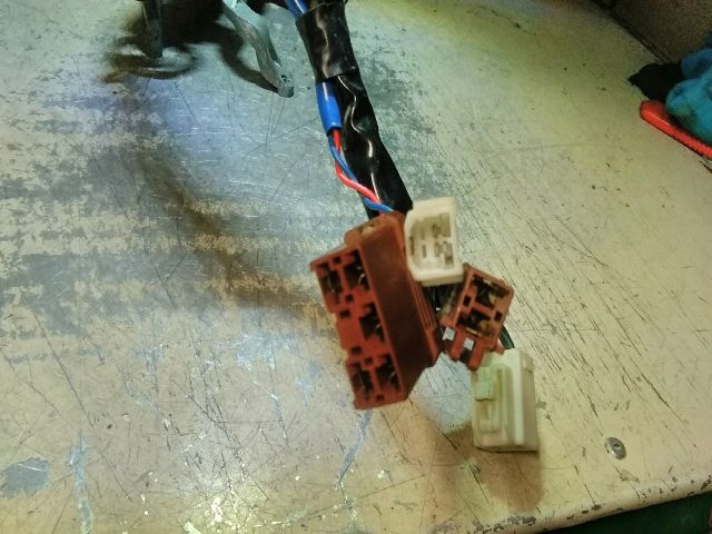 bontott SUZUKI SWIFT II Gyújtáskapcsoló Házzal