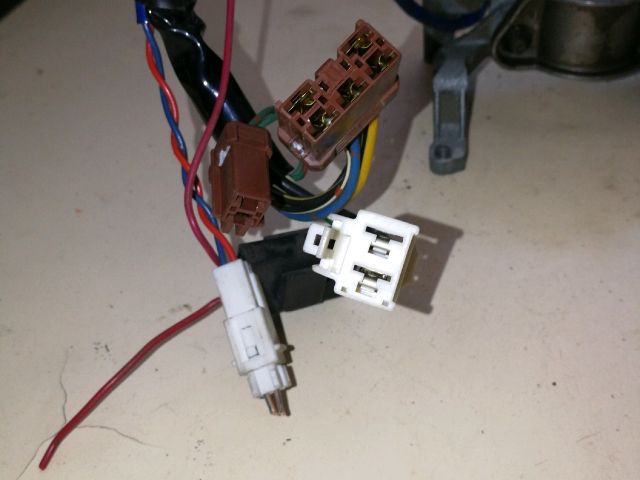 bontott SUZUKI SWIFT II Gyújtáskapcsoló