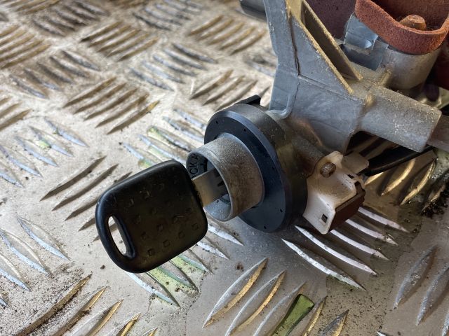 bontott SUZUKI SWIFT II Gyújtáskapcsoló