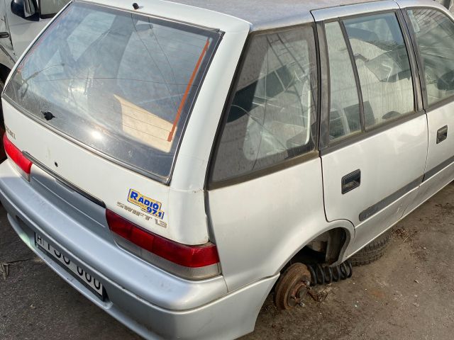 bontott SUZUKI SWIFT II Hátfal Burkolat