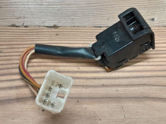 bontott SUZUKI SWIFT II Hátsó Ablaktörlő Kapcsoló