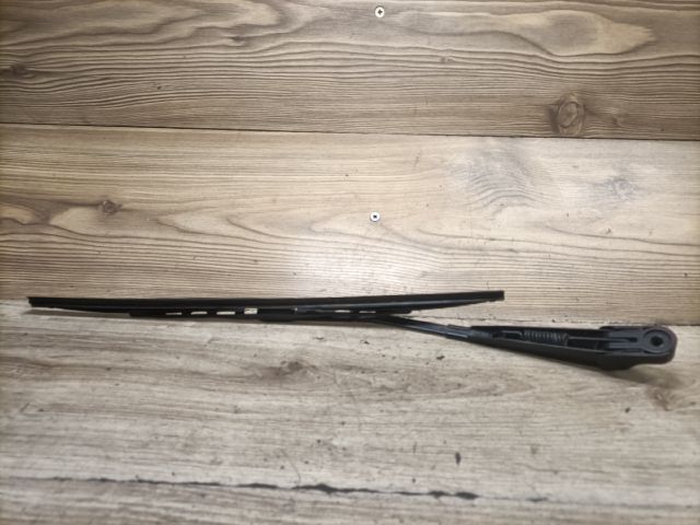 bontott SUZUKI SWIFT II Hátsó Ablaktörlő Kar
