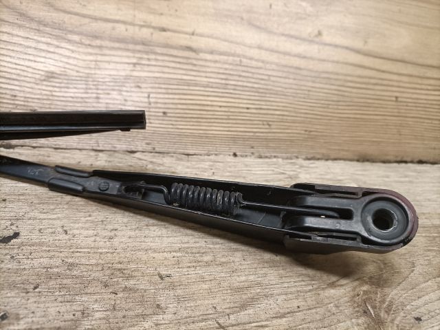 bontott SUZUKI SWIFT II Hátsó Ablaktörlő Kar