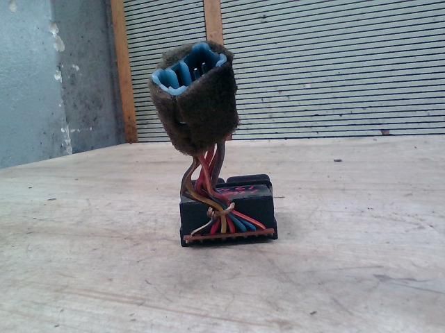 bontott SUZUKI SWIFT II Hátsó Ködzárófény Kapcsoló