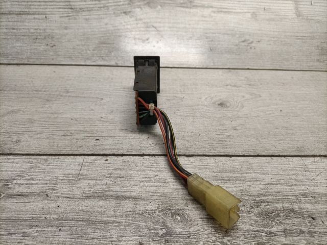 bontott SUZUKI SWIFT II Hátsó Ködzárófény Kapcsoló