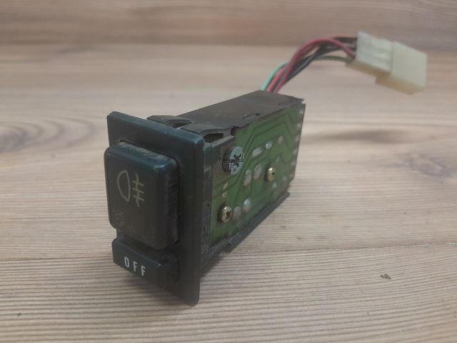 bontott SUZUKI SWIFT II Hátsó Ködzárófény Kapcsoló