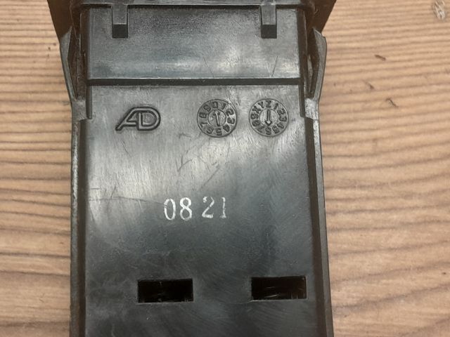 bontott SUZUKI SWIFT II Hátsó Ködzárófény Kapcsoló