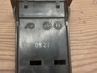 bontott SUZUKI SWIFT II Hátsó Ködzárófény Kapcsoló