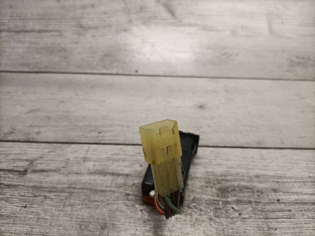 bontott SUZUKI SWIFT II Hátsó Ködzárófény Kapcsoló