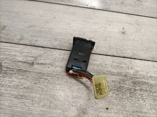 bontott SUZUKI SWIFT II Hátsó Ködzárófény Kapcsoló