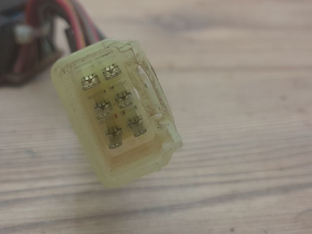 bontott SUZUKI SWIFT II Hátsó Ködzárófény Kapcsoló