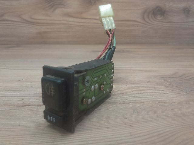 bontott SUZUKI SWIFT II Hátsó Ködzárófény Kapcsoló