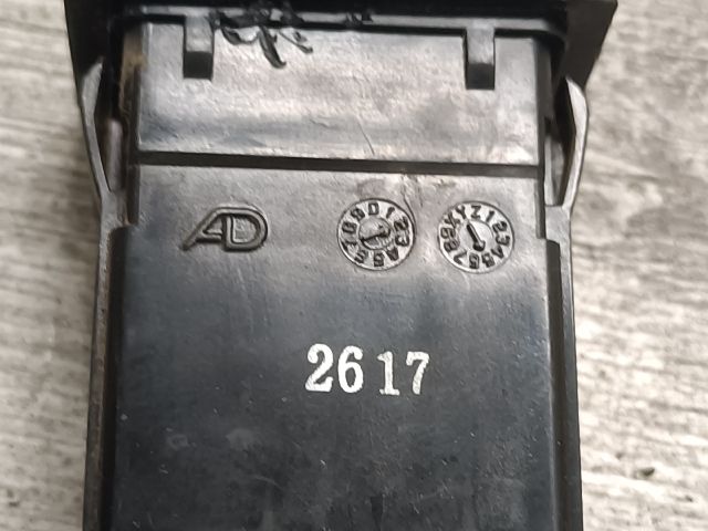 bontott SUZUKI SWIFT II Hátsó Ködzárófény Kapcsoló