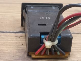 bontott SUZUKI SWIFT II Hátsó Ködzárófény Kapcsoló