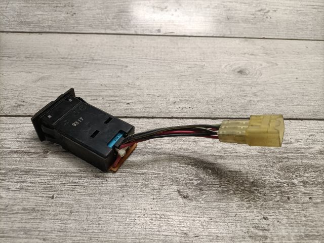 bontott SUZUKI SWIFT II Hátsó Ködzárófény Kapcsoló