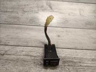 bontott SUZUKI SWIFT II Hátsó Ködzárófény Kapcsoló