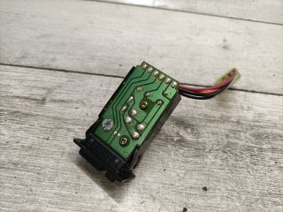 bontott SUZUKI SWIFT II Hátsó Ködzárófény Kapcsoló