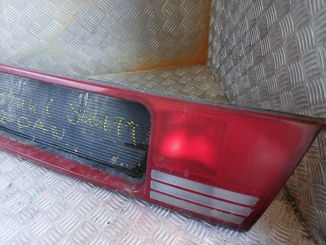 bontott SUZUKI SWIFT II Hátsó Lámpa Szett