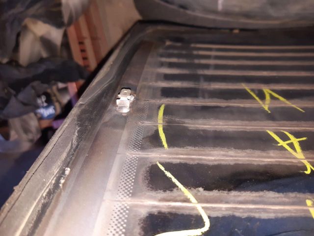 bontott SUZUKI SWIFT II Hátsó Szélvédő