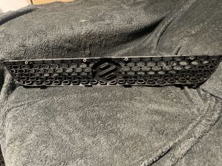 bontott SUZUKI SWIFT II Hűtőrács