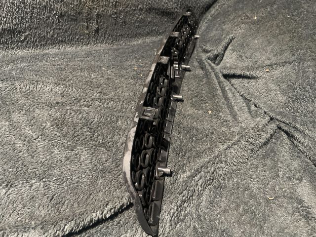 bontott SUZUKI SWIFT II Hűtőrács