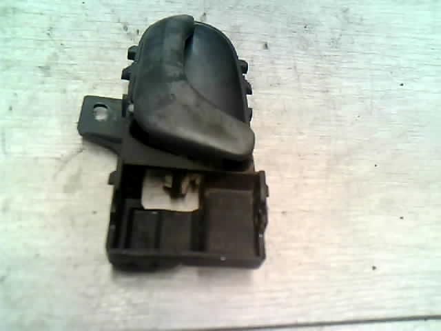 bontott SUZUKI SWIFT II Jobb Belső Kilincs (Pozíciófüggetlen)