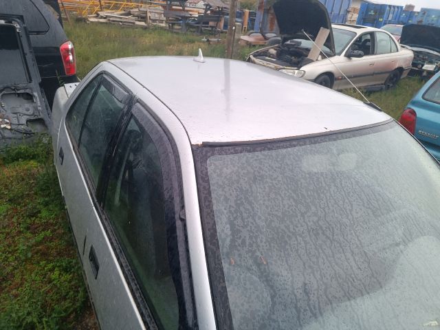 bontott SUZUKI SWIFT II Jobb Csomagtérajtó Ablak