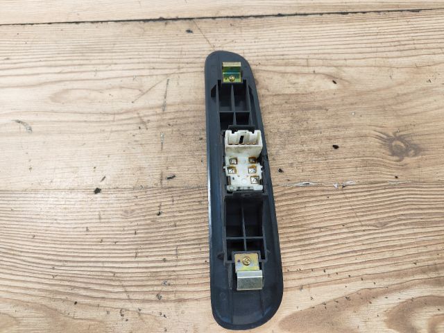 bontott SUZUKI SWIFT II Jobb első Ablakemelő Kapcsoló