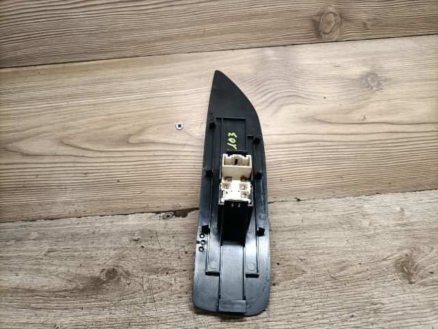 bontott SUZUKI SWIFT II Jobb első Ablakemelő Kapcsoló