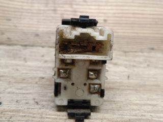 bontott SUZUKI SWIFT II Jobb első Ablakemelő Kapcsoló