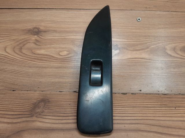 bontott SUZUKI SWIFT II Jobb első Ablakemelő Kapcsoló