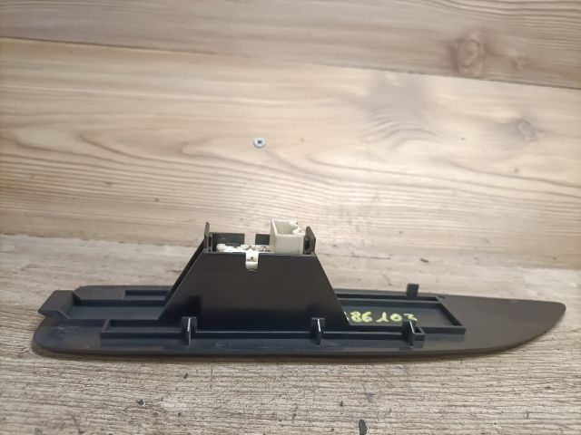 bontott SUZUKI SWIFT II Jobb első Ablakemelő Kapcsoló