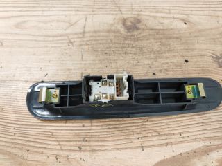 bontott SUZUKI SWIFT II Jobb első Ablakemelő Kapcsoló