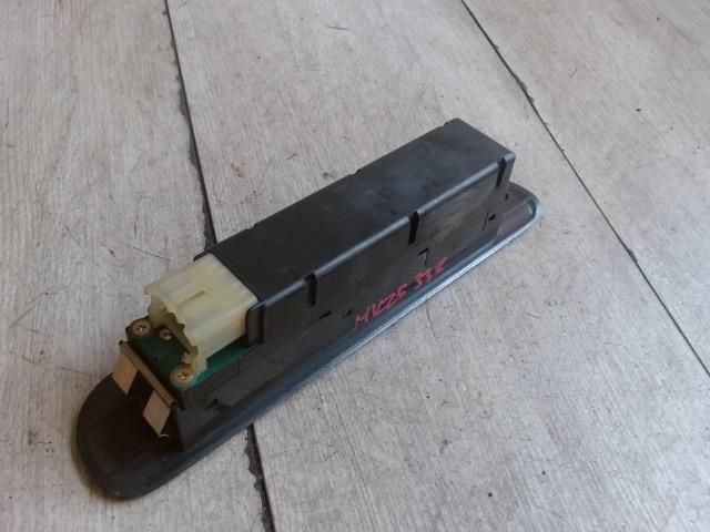 bontott SUZUKI SWIFT II Jobb első Ablakemelő Kapcsoló