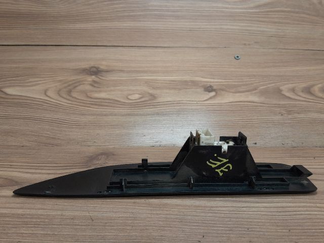 bontott SUZUKI SWIFT II Jobb első Ablakemelő Kapcsoló