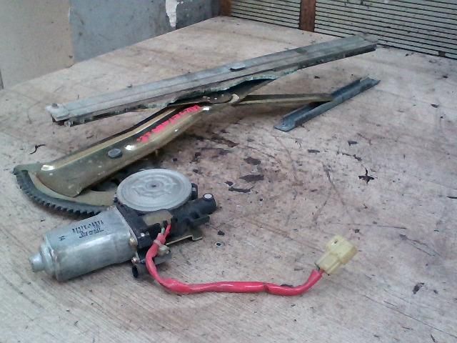 bontott SUZUKI SWIFT II Jobb első Ablakemelő Szerkezet (Elektromos)