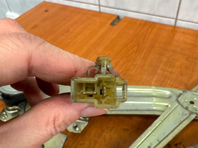 bontott SUZUKI SWIFT II Jobb első Ablakemelő Szerkezet (Elektromos)