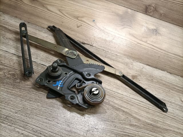 bontott SUZUKI SWIFT II Jobb első Ablakemelő Szerkezet (Mechanikus)