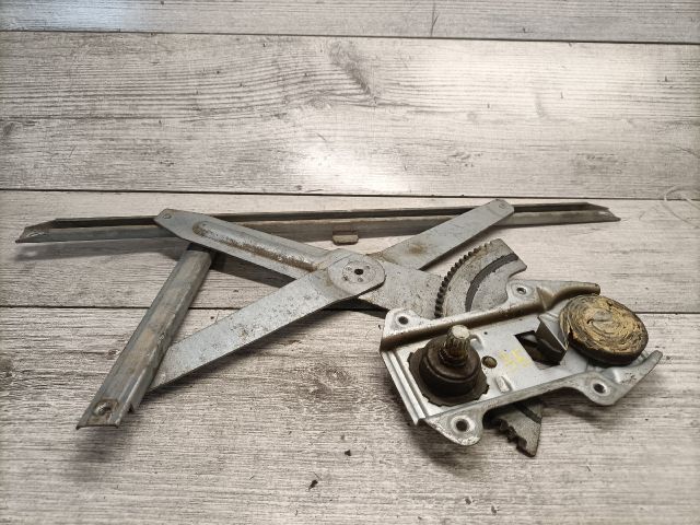 bontott SUZUKI SWIFT II Jobb első Ablakemelő Szerkezet (Mechanikus)