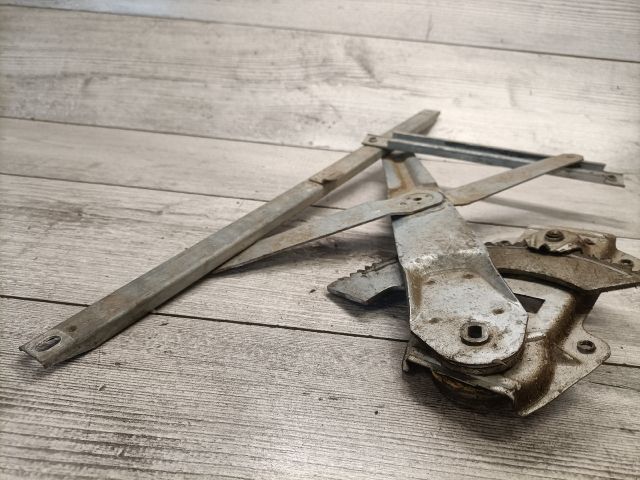 bontott SUZUKI SWIFT II Jobb első Ablakemelő Szerkezet (Mechanikus)