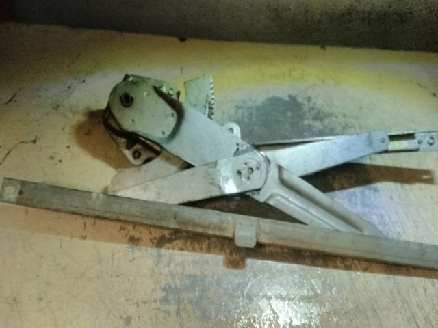 bontott SUZUKI SWIFT II Jobb első Ablakemelő Szerkezet (Mechanikus)