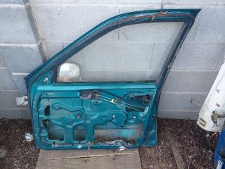 bontott SUZUKI SWIFT II Jobb első Ajtó (Részeivel)