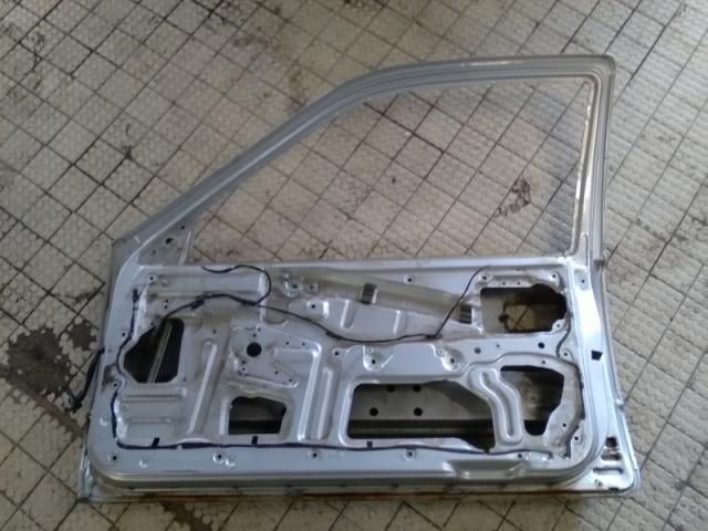 bontott SUZUKI SWIFT II Jobb első Ajtó (Részeivel)