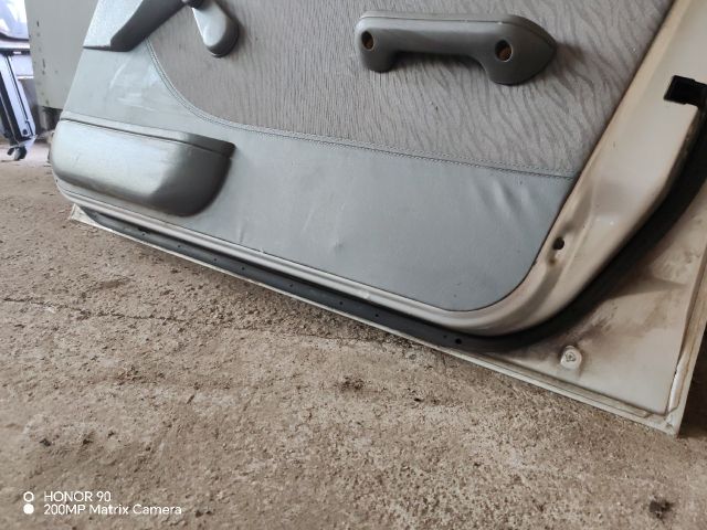 bontott SUZUKI SWIFT II Jobb első Ajtó (Részeivel)