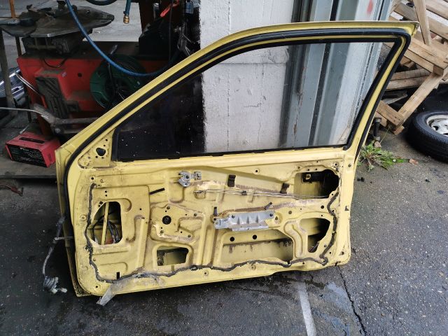 bontott SUZUKI SWIFT II Jobb első Ajtó (Részeivel)